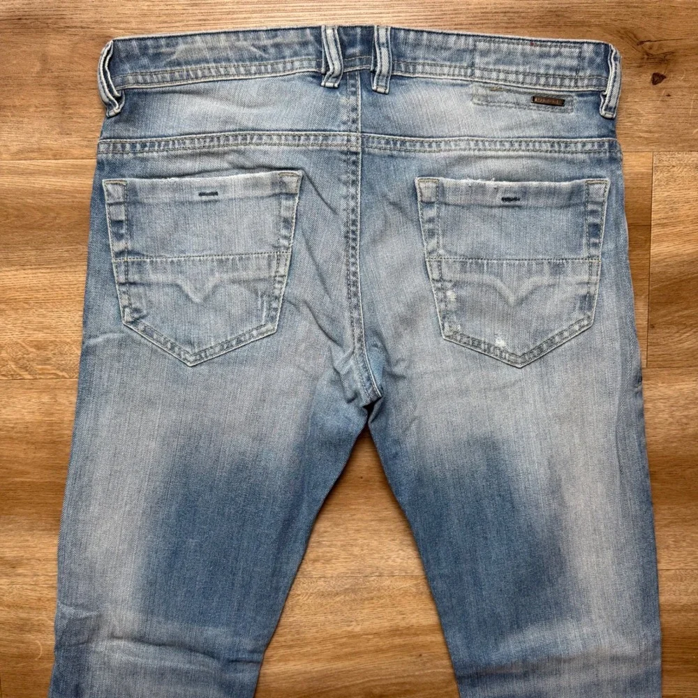 Diesel Thommer Jeans Mens 30x32 Blue Light‎ Wash Distressed Slim Skinny 084DD